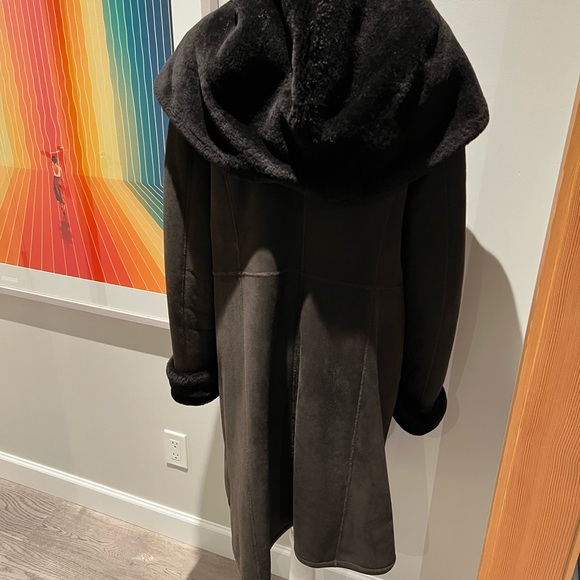 Danier Lamb Shearling car length coat - Picture 3 of 10